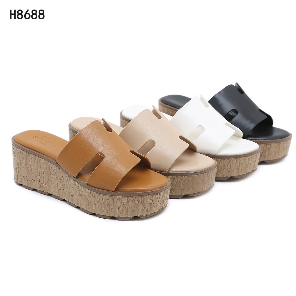 SANDAL Leather Slides H8688