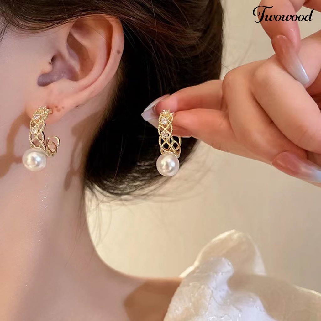 1 Pasang Anting Hoop Bentuk Lingkaran Geometris Aksen Mutiara Tiruan Kilau Gaya Elegan Untuk Wanita