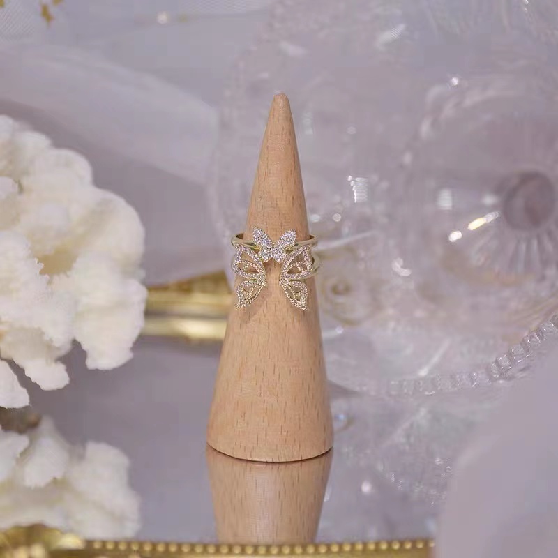 Cincin Model Terbuka Desain Kupu-Kupu Hias Berlian Gaya Jepang / Korea / Mewah Untuk Wanita