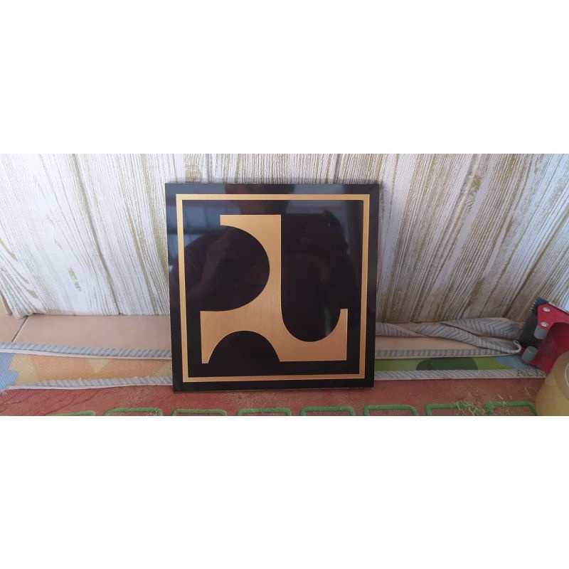 PRASASTI 60 X 50 CM