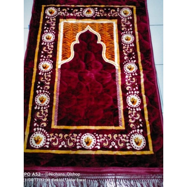 Sajadah Al-Jeddah Rumbai Sajadah Tebal Empuk dan Nyaman Sajadah Turki - Merah