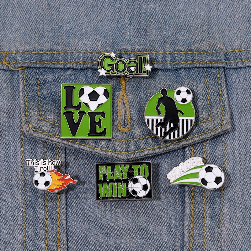 Bros Pin Enamel Desain I Love Football World Cup Untuk Hadiah