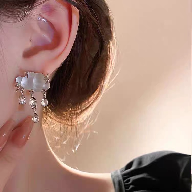 Anting 925 Silver Needle Desain Awan Petir Unik Untuk Wanita