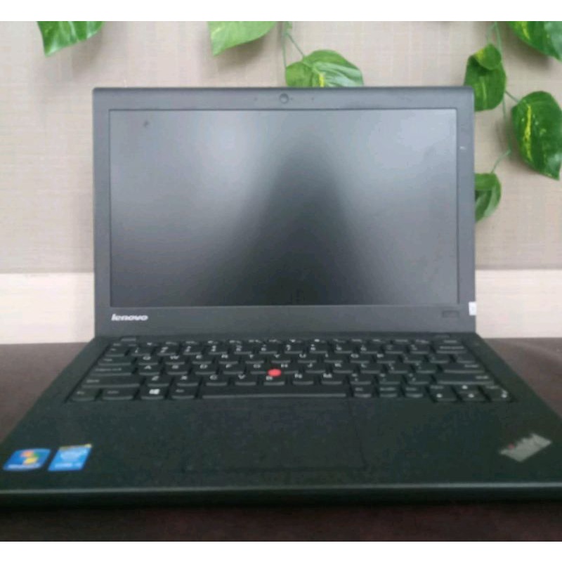 Laptop Lenovo ThinkPad X390 Core i5 Gen 8 RAM 16 SSD 256 Mulus Bergaransi