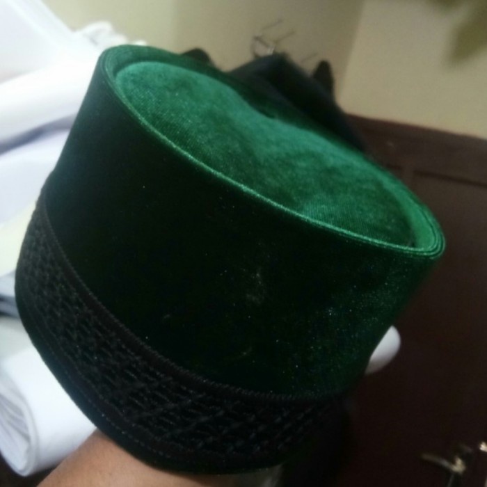 Peci Songkok Kopiah bludru hijau renda hitam - 0