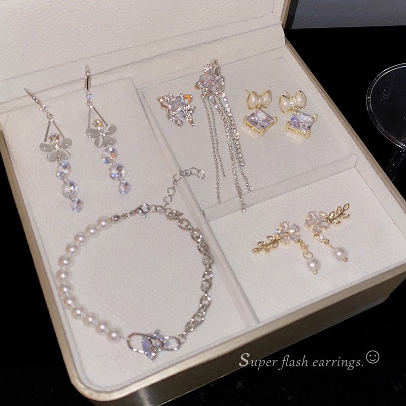 Set Kalung Dan Anting Bahan Titanium steel Aksen Zircon Untuk Wanita