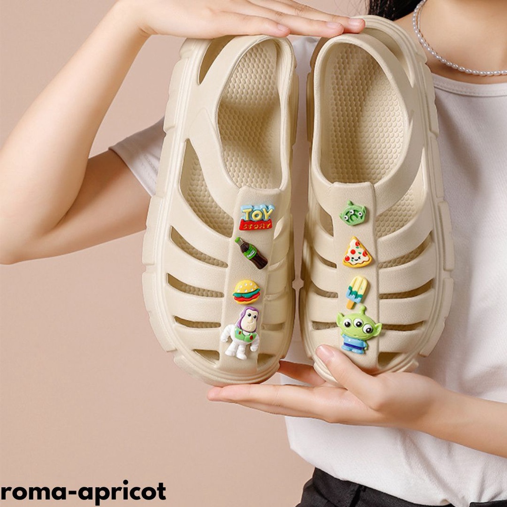 Gypsy - Sandal Crocs GRATIS Jibbitzs Clogs Wanita Sendal Cewek Import Hiasan KartunToy Story ROMA