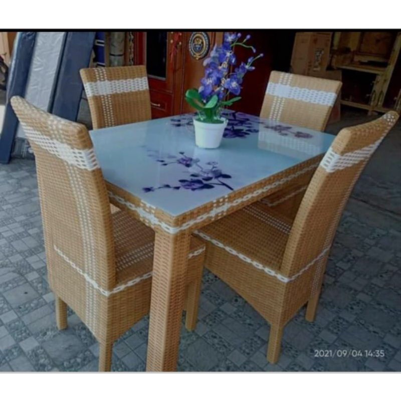 Meja makan kursi 4 rotan sintetis