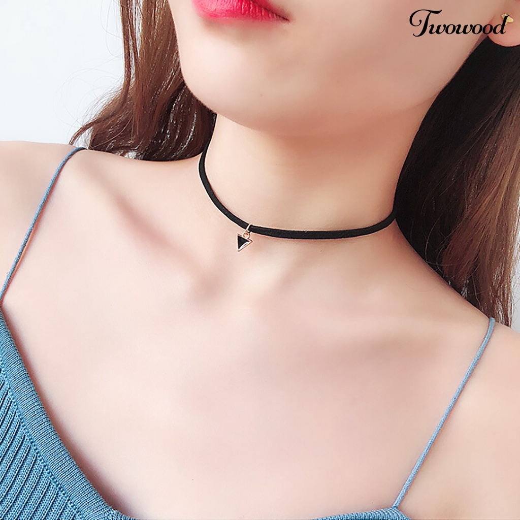 Kalung Choker Bahan Velvet Aksen Renda Bunga Gaya Vintage Untuk Wanita