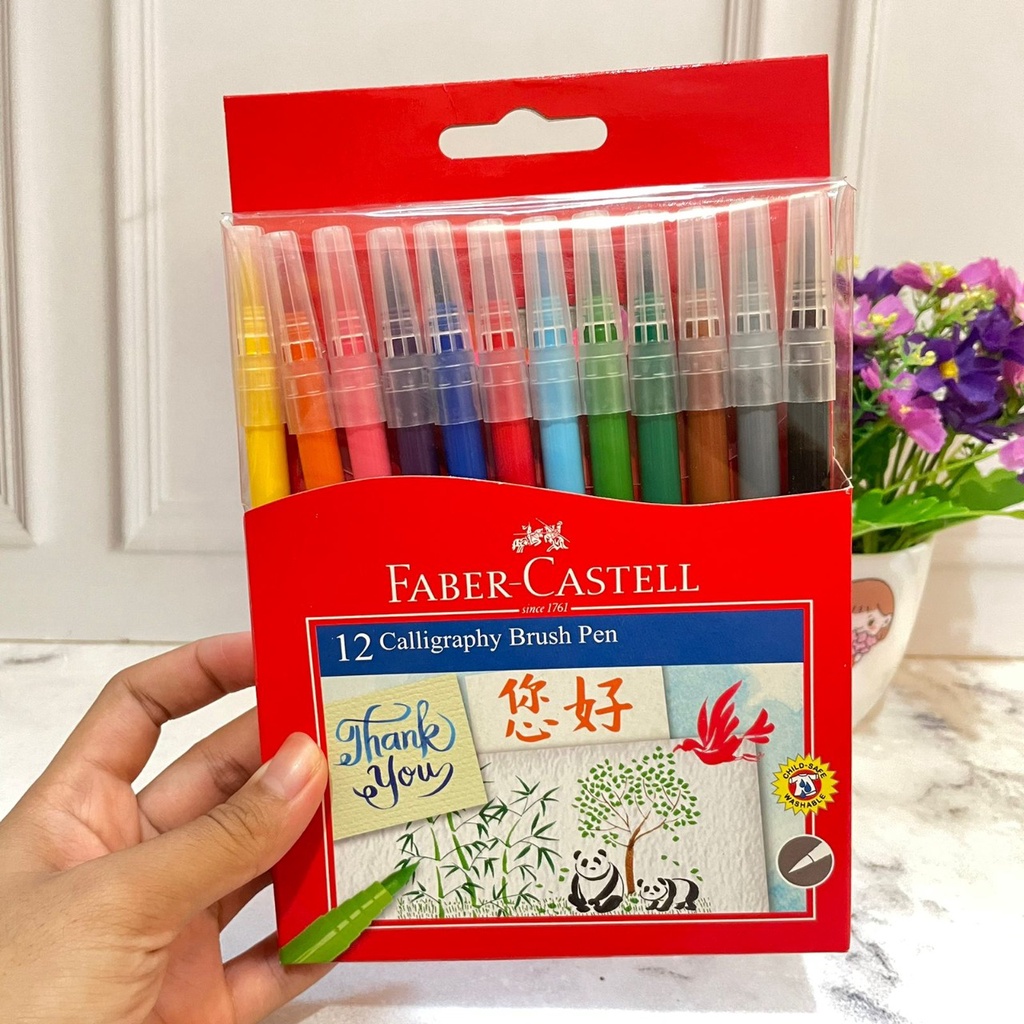 

BRUSH PEN FABER CASTELL CALIGRAPHY 1 SET ISI 12 PCS WARNA BEST QUALITY PERLENGKAPAN MENULIS 1SET LENGKAP STATIONARY SEKOLAH DAN KANTOR PREMIUM QUALITY