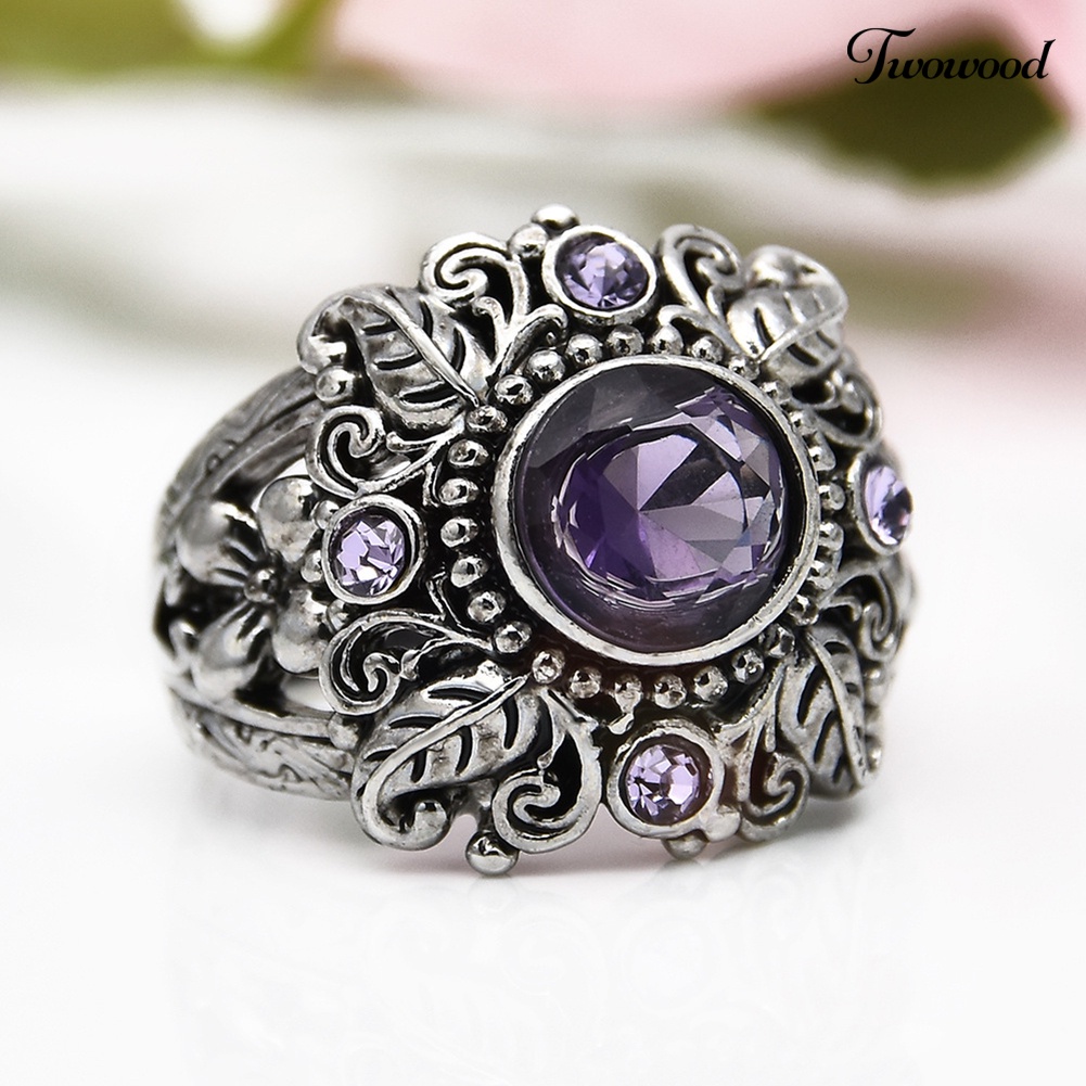 Cincin Jari Bentuk Bulat Motif Ukir Bunga Aksen Amethyst Imitasi Gaya Vintage Untuk Wanita