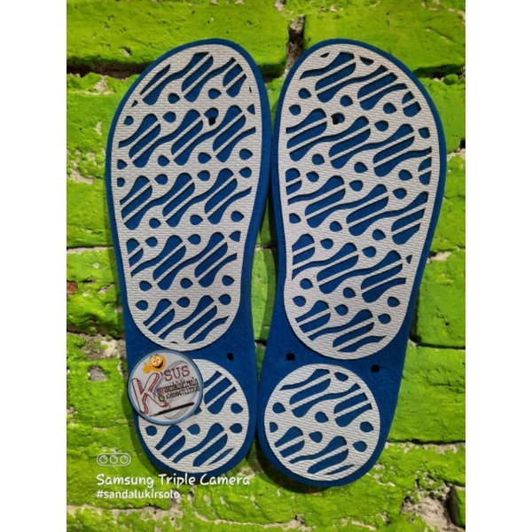 Sandal batik (swallow ukir)