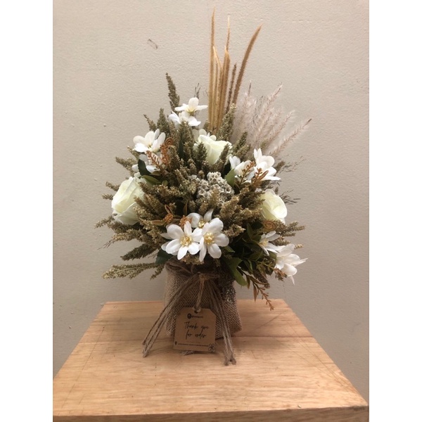 Jual RAISYA BLOOMBOX DRIED FLOWER RANGKAIAN BUNGA KERING (RAISYA WHITE