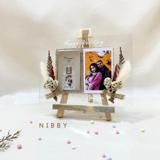 MINI GOLD GIFT Akrilik Frame LED Kado Pernikahan Ulang Tahun Anniversary Baby Boy Girl Bunga Kering Estetik