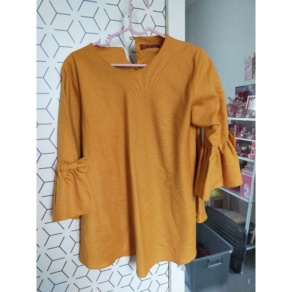 [Preloved] Baju Atasan Wanita / Atasan Cewek Tahalli Kuning Kunyit
