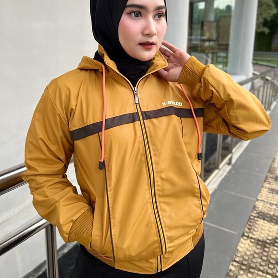 Jaket Bomber Wanita Bahan Parasut Kombinasi Warna (X-Guard) | Gista Jaket Hoodie Wanita Terbaru Kekinian | Fashion Hits Kekinian OOTD Viral Terbaru