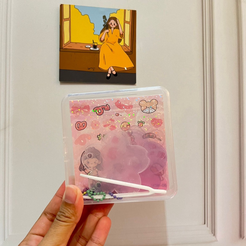 

PAKET STIKER + PINSET NYA MODEL CUTE LUCU HADIAH UNIK HARGA TERMURAH PAKET STICKER DAPAT GANTUNGAN TEMPELANNYA KUALITAS IMPORT READY STOK BISA GROSIR DAN COD