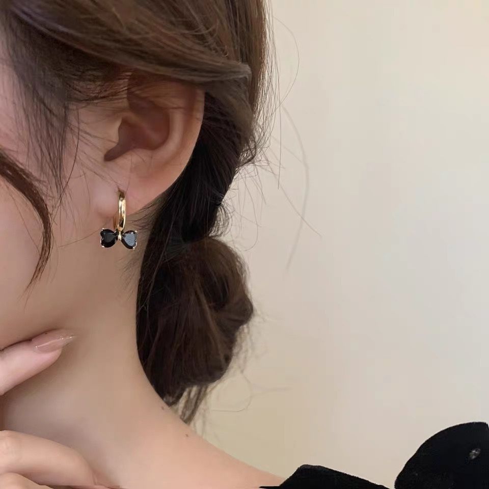 Anting Bahan 925 Silver Needle Desain Pita Hitam Untuk Wanita