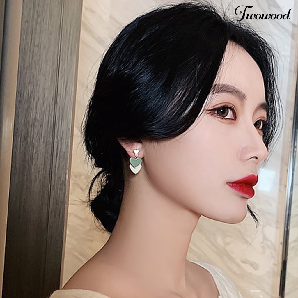 1 Pasang Anting Stud Bentuk Hati Warna Kontras Untuk Wanita