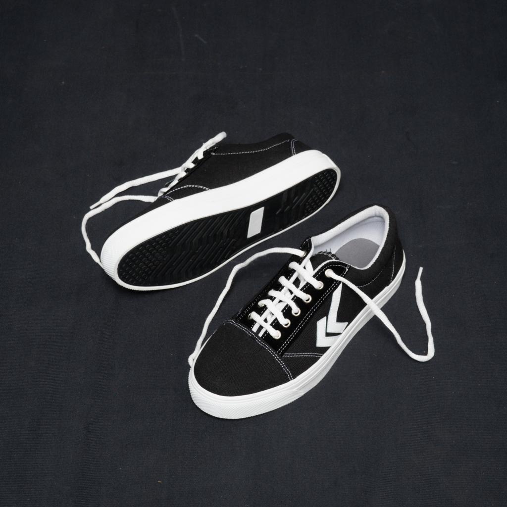 sepatu sneakers impor casual bahan kanvas Adinova (Harvey01)