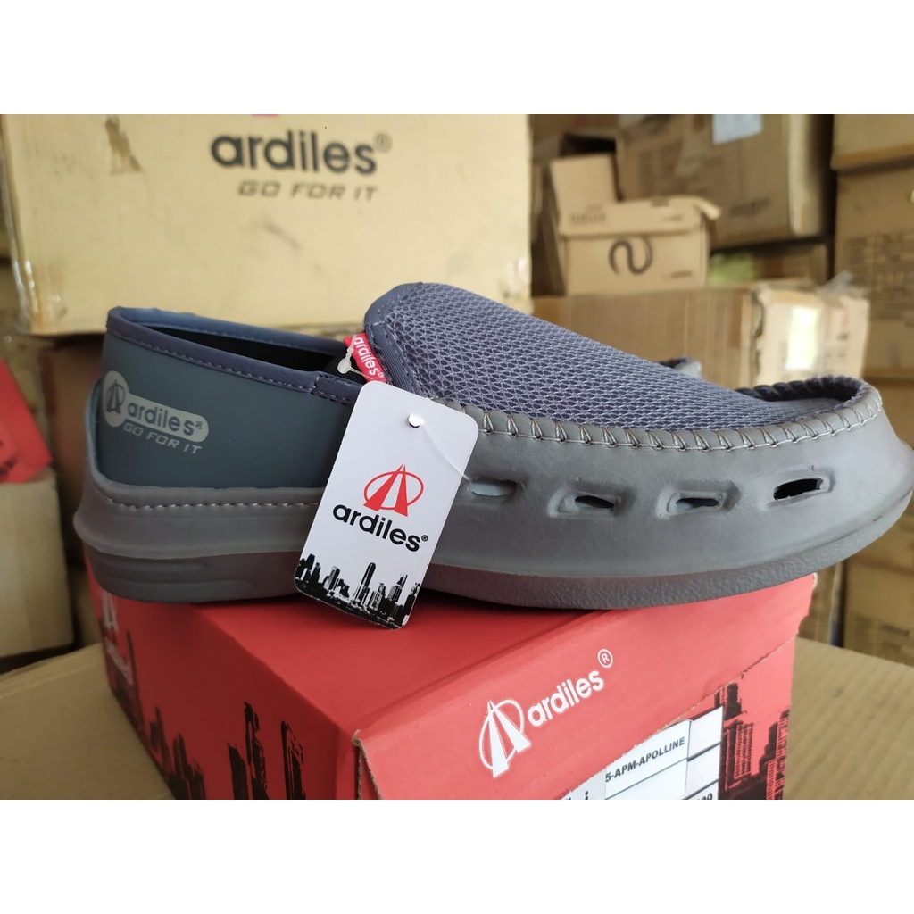 Sepatu Original Ardiles Model New Kenwood , Motif Rebel Trendy Nyaman Di Kaki - Hitam dan Abu