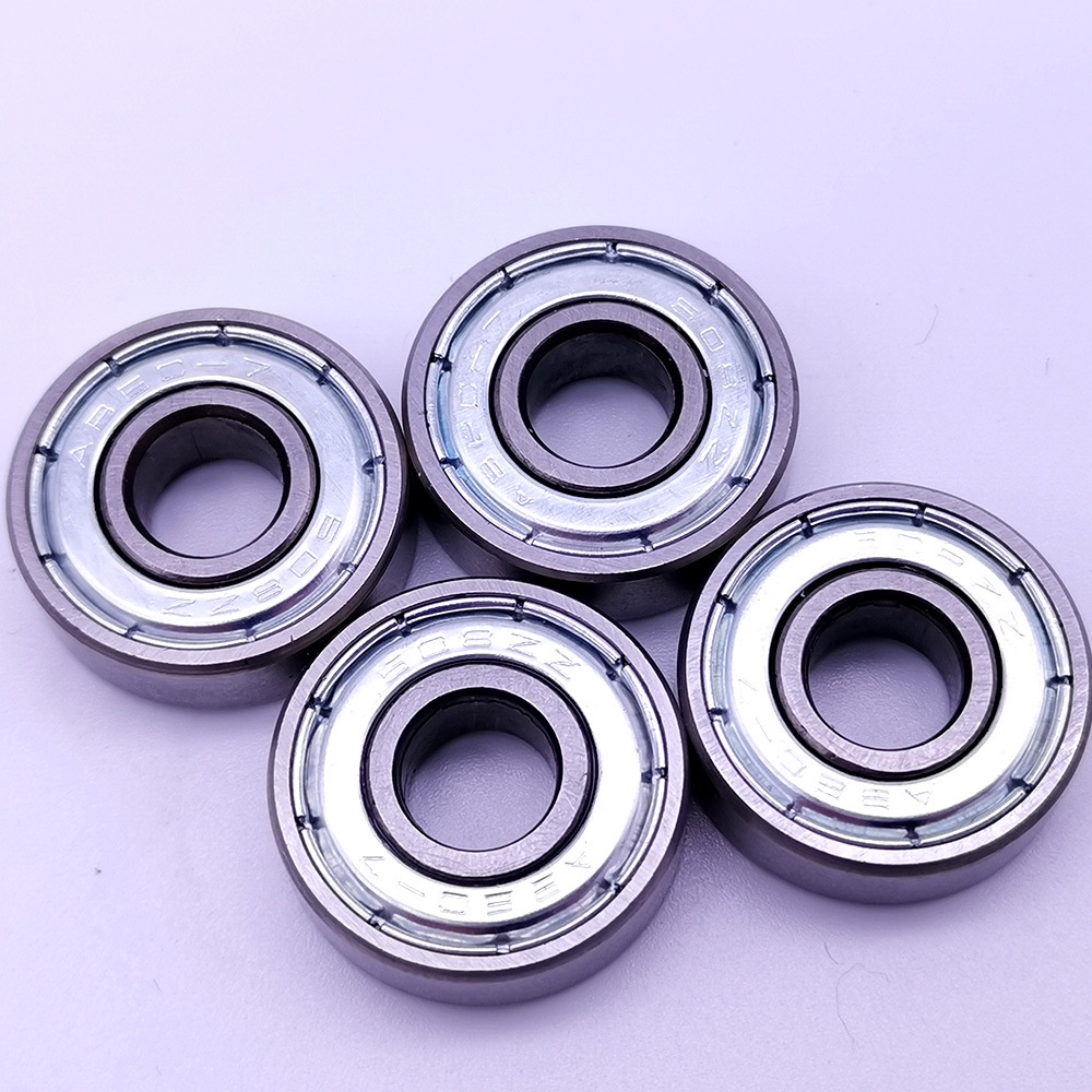 608zz ABEC-7 Bearing Skateboard Bahan Carbon Steel Warna Emas / Silver