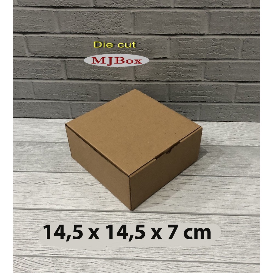 

Kotak kardus karton Uk. 14,5x14,5x7 cm.......Die Cut