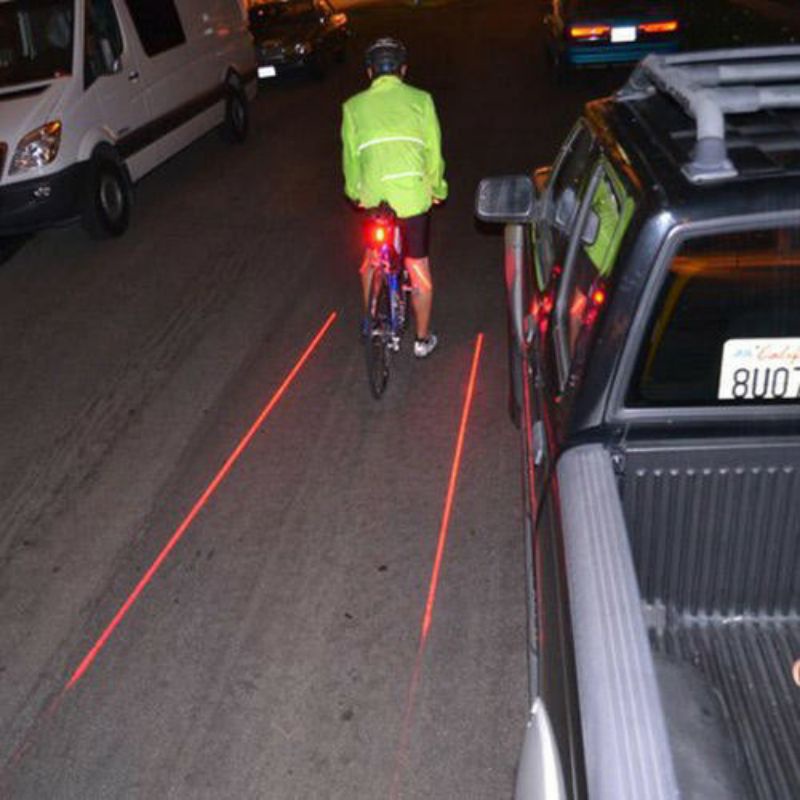 Lampu sepeda LED garis laser sorot jalan portable 2 sisi merah lampu kelap kelip hias ontel