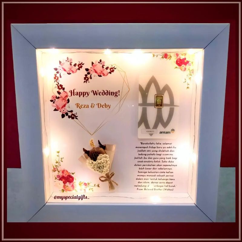

Wedding Gift / Kado Nikah / Kado Pernikahan / Kado Spesial / Kado Emas / Gold Gift / Kado Mewah / Kado Bingkai / Bingkai Foto / Lampu Kawat / Lampu LED / Kado Mahar