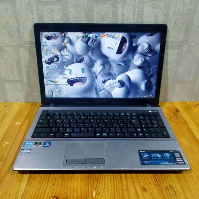 Laptop Asus X550ZE Amd A10-7400P Amd Radeon R5+Amd Radeon R6 Layar 15inch gaming editing ok