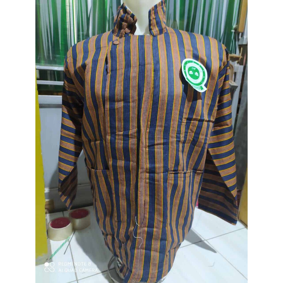 Baju Surjan Lurik Hitam Putih  Baju Surjan Lurik Jogja Baju surjan lurik pria adat jawa dewasa