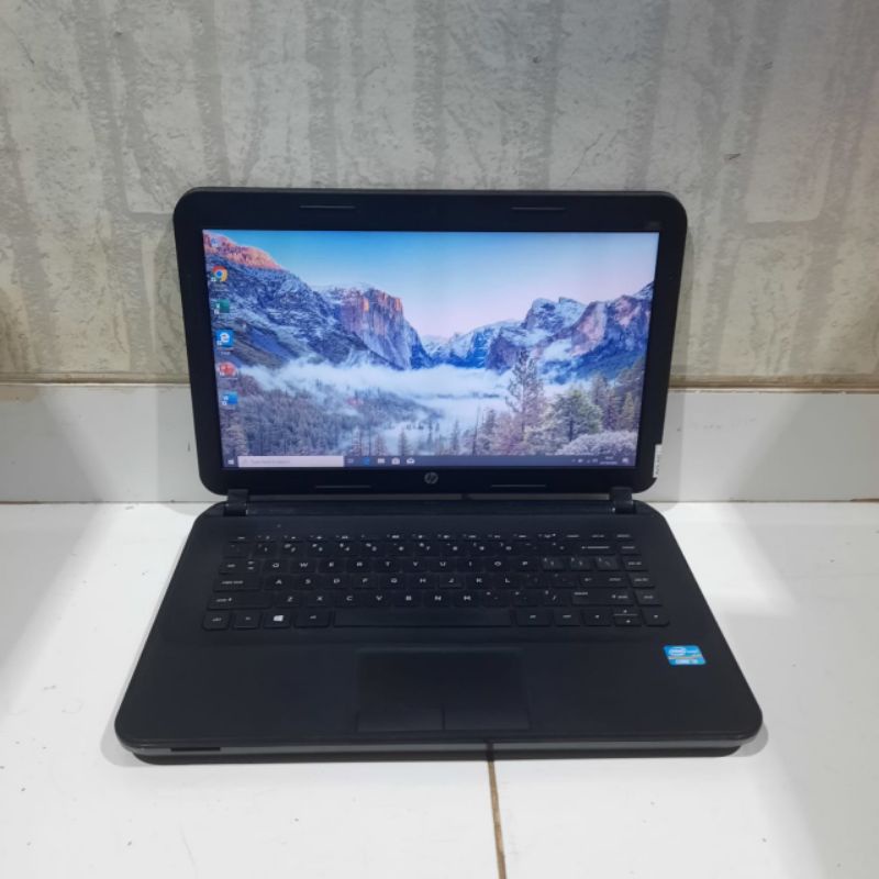 Laptop HP 240 G2, Core i3-3110M, Hd Graphics 4000, Ram 4/ 500 GB  Black BERGARANSI BISA CICILAN