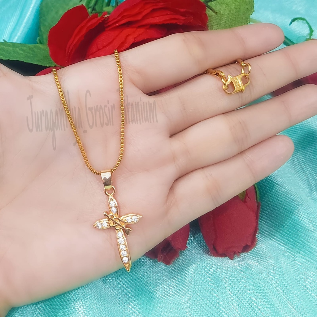 KALUNG TITANIUM TERBARU SALIB KEKINIAN MEWAH ANTI KARAT&amp;ANTI LUNTUR