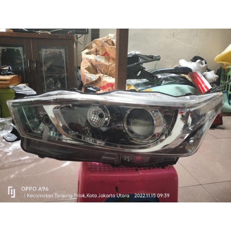 Headlamp Lampu Depan Yaris 2016