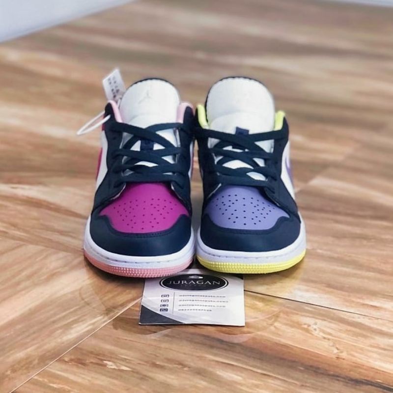 Nike Air Jordan 1 Low SE &quot;Mismatched - Purple Magenta&quot;