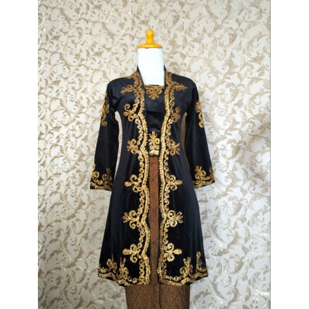 kebaya Beludru longdress