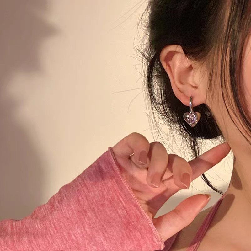 Anting Zircon Bentuk Hati Warna Pink