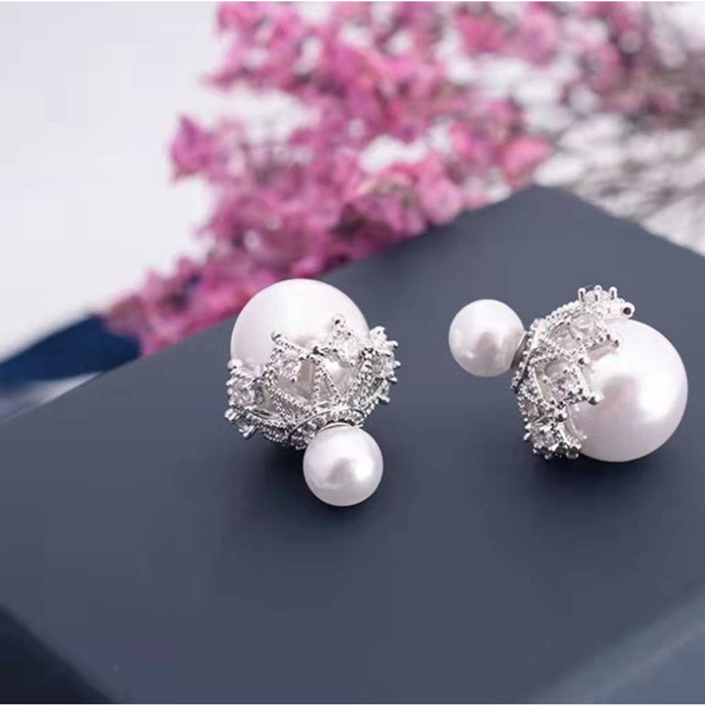 Anting stud Bentuk Mahkota Aksen Mutiara Gaya Retro Korea Untuk Wanita