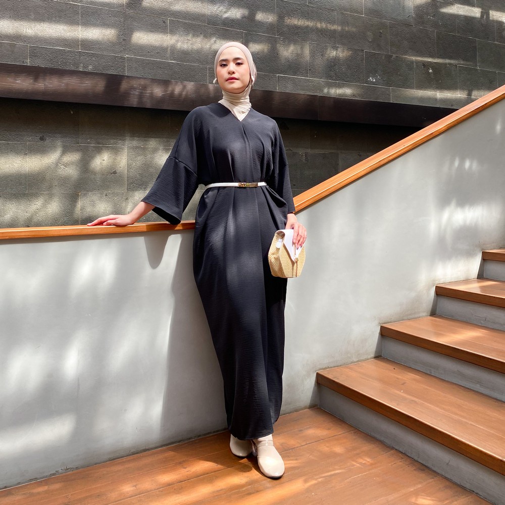 Mybamus Deby Kaftan V Neck – Kaftan Wanita – Gamis Polos Wanita – Kaftan Kekinian-Black M17430 R63S6