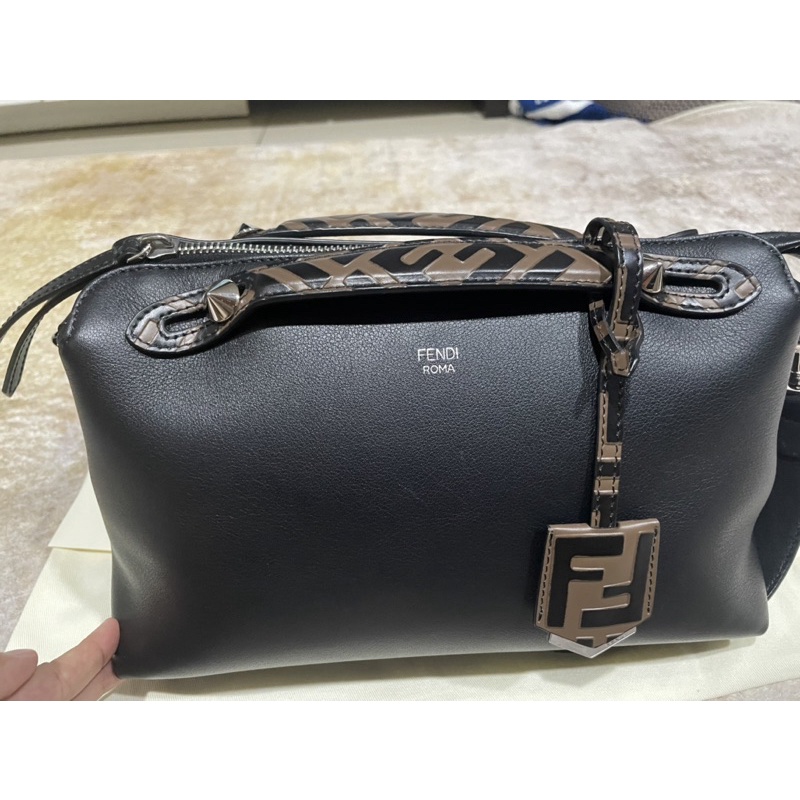 Preloved Tas Fendi small BTW 2021