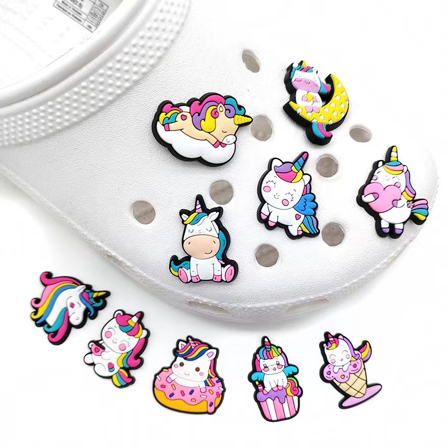 1 Pc Aksesoris Pin buckle Sepatu Bentuk Kartun unicorn Bahan PVC Dapat Dilepas Untuk Hadiah Anak Perempuan