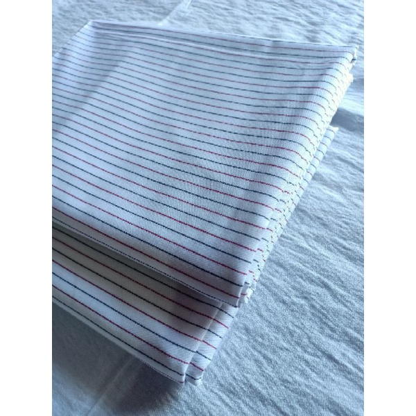 KAIN KATUN YANDED DASAR PUTIH SALUR BIRU MERAH (150 & 190 cm)