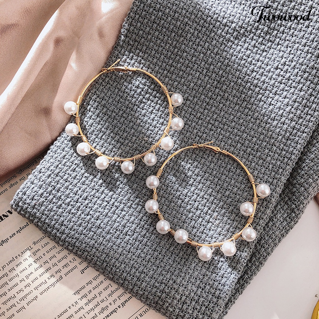 1 Pasang Anting Hoop Bentuk C Aksen Mutiara Imitasi Gaya Vintage Untuk Wanita