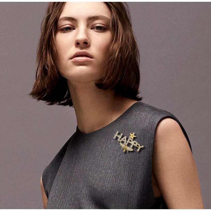 Bros Pin Bentuk Lebah Motif Tulisan Unik Untuk Wanita