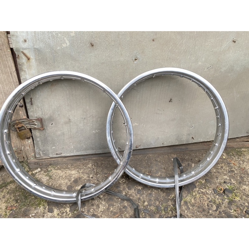 Velg Did Tapak Lebar besi ukuran ring 18 x 215 original copotan motor satu aja