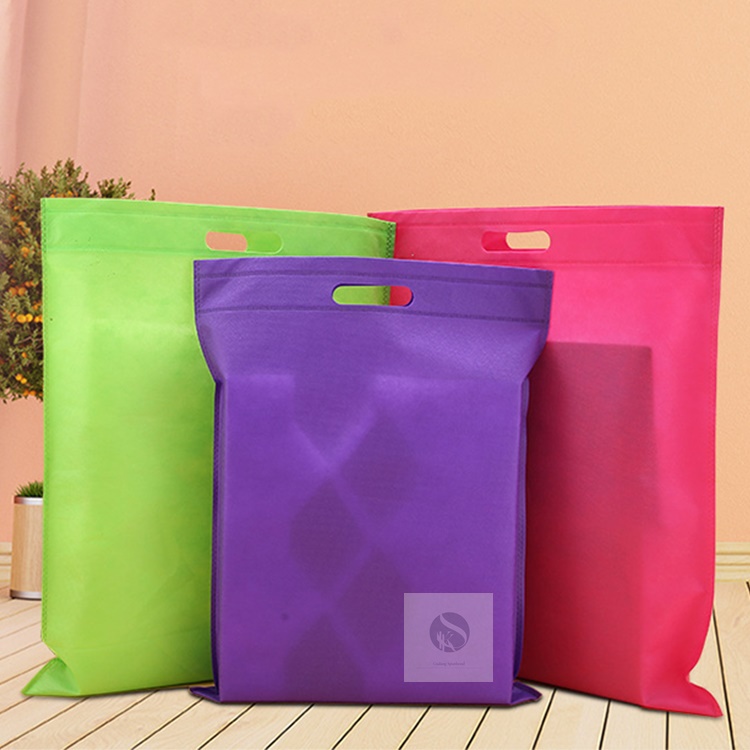 

Tas Spunbond / goodie bag oval murah 25x35 press / spunbun/tas kain