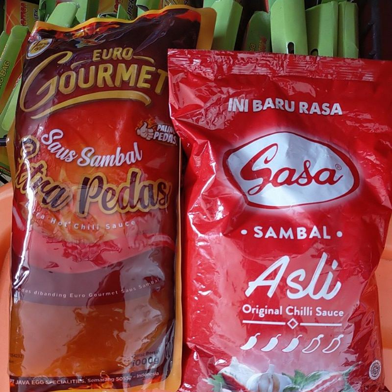 SAOS SAMBAL EXTRA PEDAS EURO GOURMENT 1 KG / SAOS SAMBAL ASLI SASA 950GR PACKING BUBBEL WRAPP