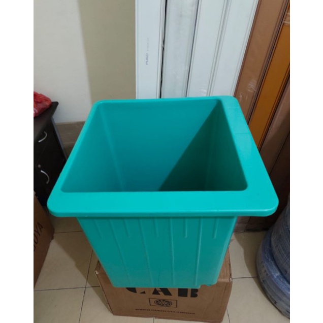 Bak Air Plastik Petak Kecil Polos