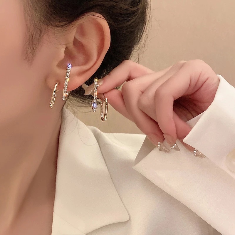 Anting Stud Bentuk U Geometris Tidak Teratur Warna Emas Aksen Kristal Gaya Korea Minimalis Untuk Wanita