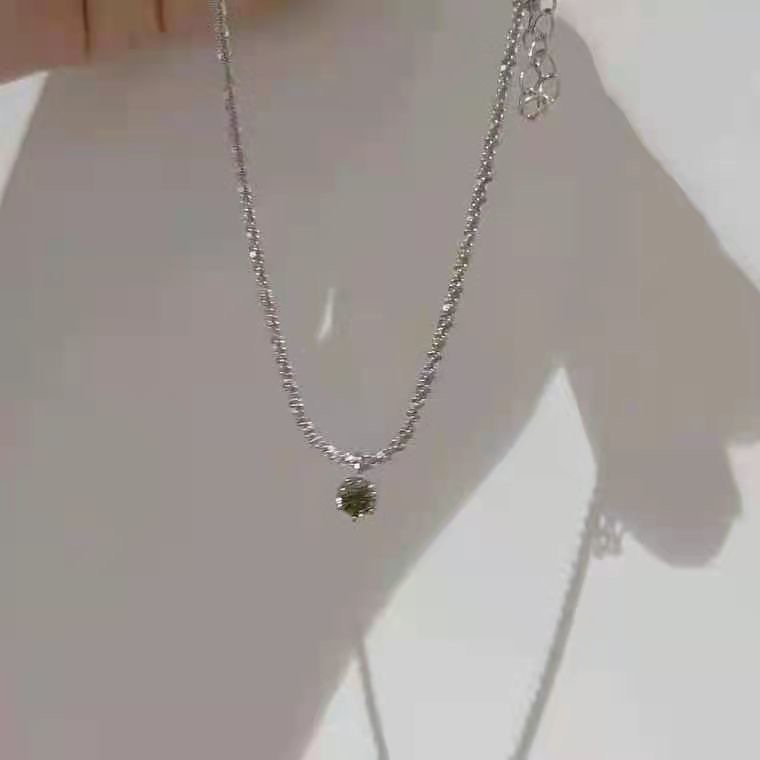 Kalung Rantai Gaya Retro Korea Dengan Liontin Bentuk Permen Gypsophila Mini Untuk Wanita